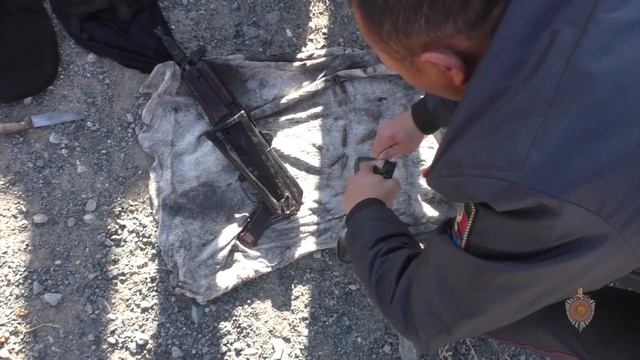 Оперативники СПЭНМ МВД КР обнаружили схрон оружия и боеприпасов смотреть онлайн