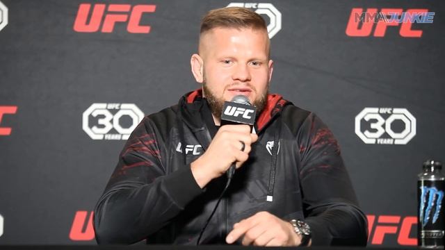 Marcin Tybura: Jon Jones Fight 'Would Be Awesome' In The Future | UFC Fight Night 218 смотреть онлайн