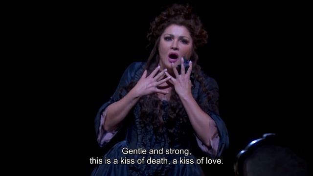 Adriana Lecouvreur: "Poveri fiori" смотреть онлайн