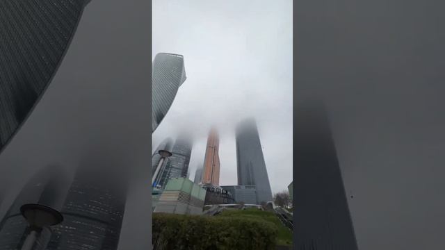 Москва-Сити / Как моют окна на небоскребах смотреть онлайн