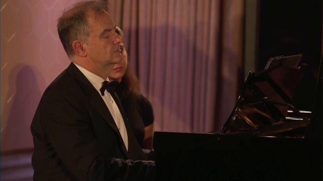 'Herr Oluf' - Martin Hässler & Julius Drake (2022) смотреть онлайн