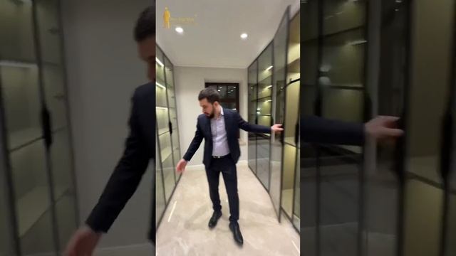 ЧТО НАХОДИТСЯ ЗА ЗЕРКАЛЬНОЙ ДВЕРЬЮ? #монтевиль #новаярига #элитнаянедвижимость #новорижскоешоссе смотреть онлайн