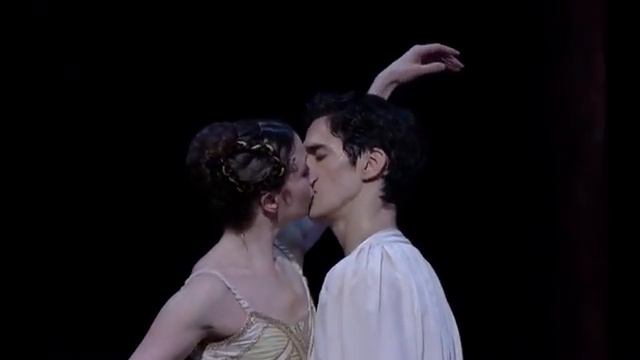 Royal Opera House Cinema Season 2012/13: The best seat in the house смотреть онлайн