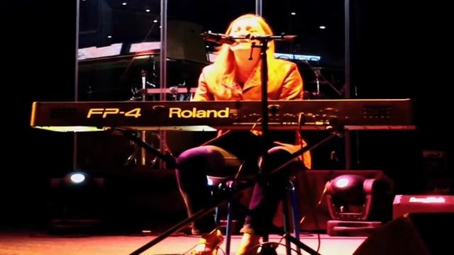 Louise Latham-Saint смотреть онлайн