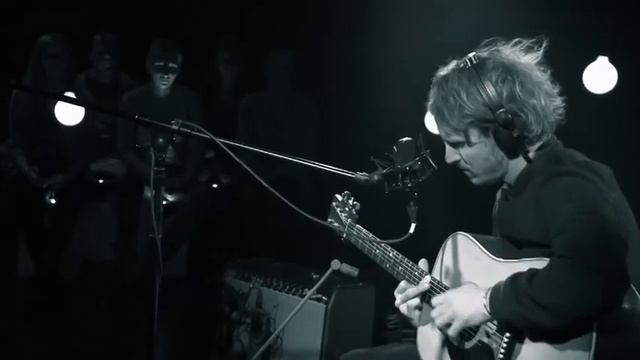 Ben Howard - Time Is Dancing (1LIVE Session) смотреть онлайн