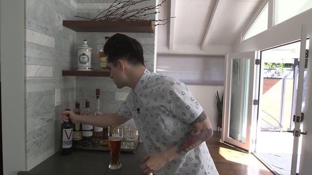 Брендон Ури Экскурсия по Дому Panic! At The Disco [РУС перевод] смотреть онлайн