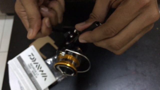 Daiwa REVROS LT 2000-xh unboxing смотреть онлайн