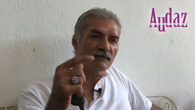 Desmiente Mireles llamado a deponer las armas смотреть онлайн