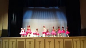 Танец с подушками