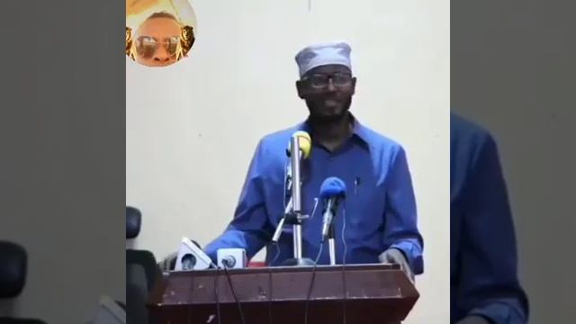 Baraasabka Ismaamulka Wajeer Mudane Ahmed Abdullahi Mohamed ayaa markii ugu horeysay kahadlay смотреть онлайн
