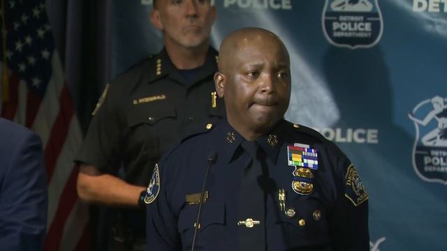 Detroit police chief provides update after officer killed by gunman in line of duty смотреть онлайн