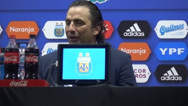 Juan Antonio Pizzi lamenta que el penal decidiera el partido смотреть онлайн