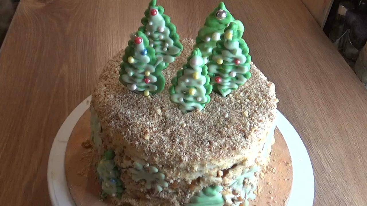Торт медовик домашний. Сборка и украшение к новогоднему столу смотреть онлайн
