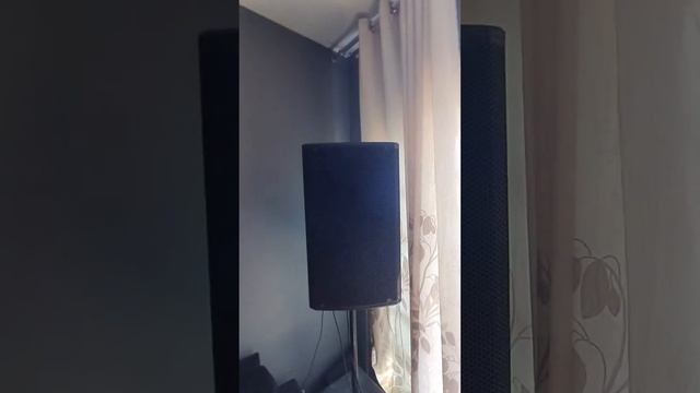 Caixa Ativa Italiana DB Technologies - Opera 15