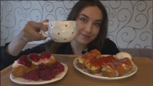 MUKBANG | ЗАВТРАК | БРУСКЕТТЫ С ЛОСОСЕМ И АВОКАДО | Карьера или семья 🤷🏽♀️☕️