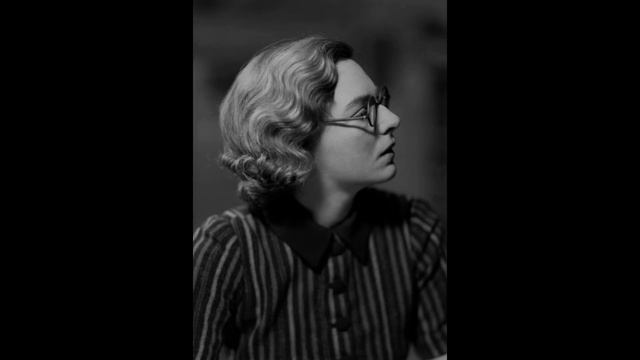 Elizabeth Maconchy: String Quartet No 6 Mov 1 Passacaglia смотреть онлайн