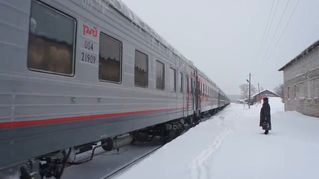 ТЭП70-0041 с поездом №611 СПБ-Вел.Луки/ст. Торопец (RZD) смотреть онлайн