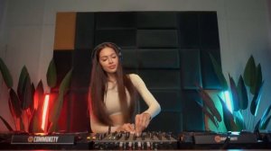 Xenia Diamond - Live /Melodic Techno & Progressive House DJ Mix