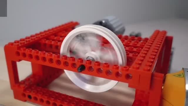 Вращаем колесо LEGO быстрее смотреть онлайн