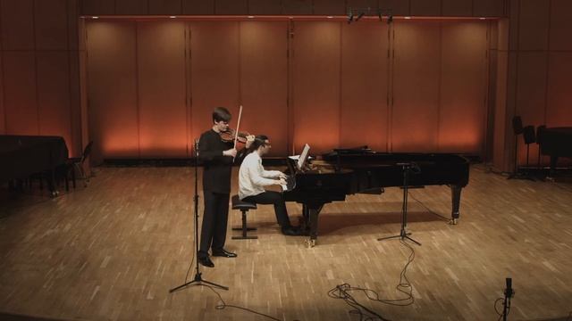 Brahms Violin Concerto in D major, Op.77; II. Adagio, III. Allegro giocoso, ma non troppo vivace смотреть онлайн