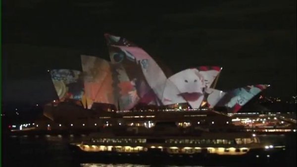 Android Jones gives a spectacular live digital art performance in Sydney
