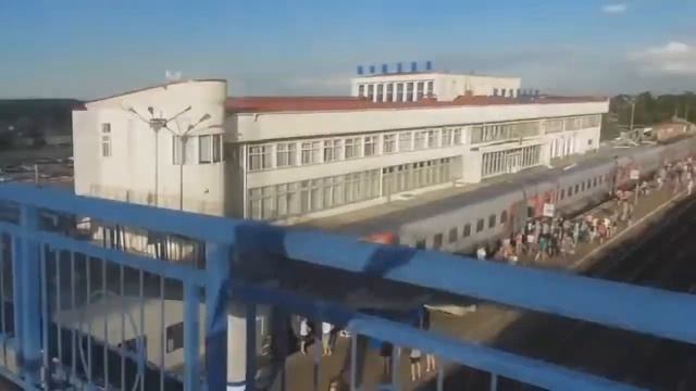 Встретил Милого Котенка на Вокзале во Время Поездки из Оренбурга в Самару смотреть онлайн