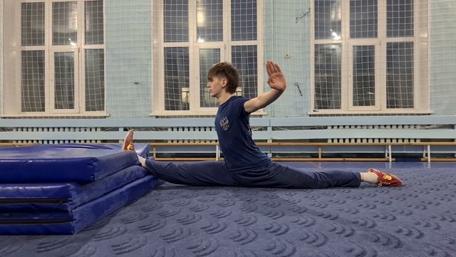 Гибкость необходимая для занятий ушу. Flexibility in wushu смотреть онлайн