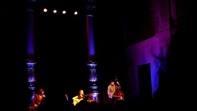 Lou Rhodes @ De Duif Amsterdam | 28 april 2010 смотреть онлайн