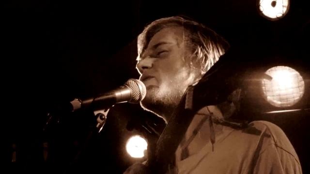 Johnny Flynn (solo) - Tickle me pink @Molotow in Hamburg (02.11.10) смотреть онлайн