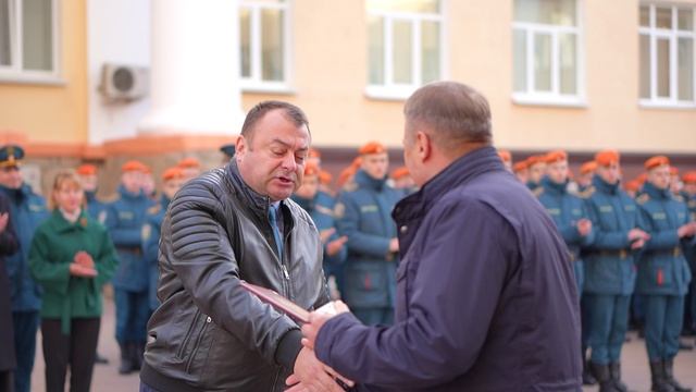 Видео с торжественного построения, посвященного Дню гражданской обороны смотреть онлайн