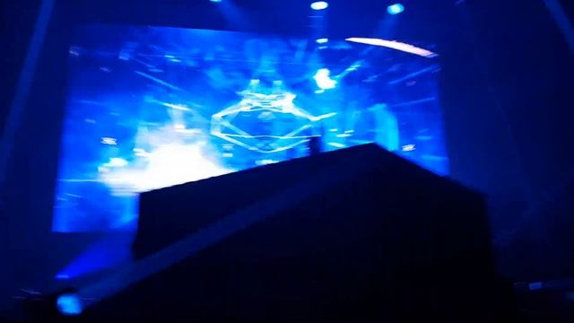 Alan walker live in Seoul - Different world смотреть онлайн