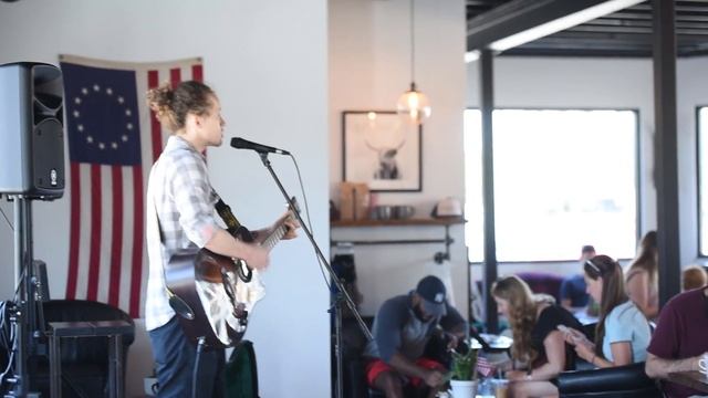 Thomas Holt | Holt Music | Live at American Brew Virginia Beach Sample One смотреть онлайн