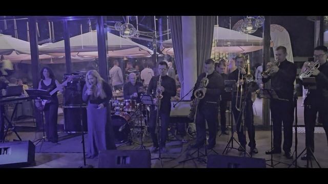 Музыкальная группа MarsFunkyBand 
Исполняем легендарную композицию 
Simple The Best