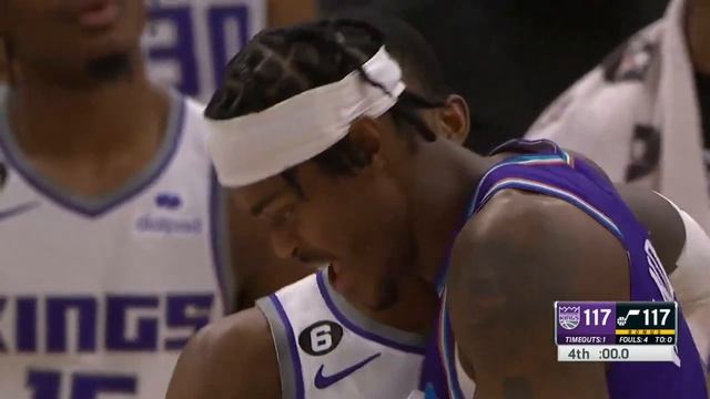 Lauri Markkanen's buzzer beater is waved off as Fox wins it for the Kings смотреть онлайн