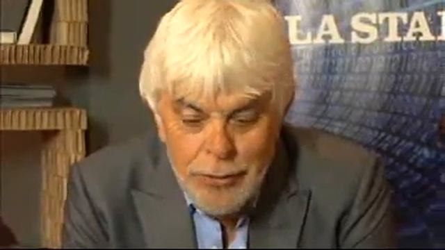 Il prof. Manfredi in videochat: l'eroe Alessandro смотреть онлайн