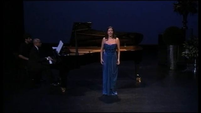 Julie Fuchs, Soprano (France) смотреть онлайн