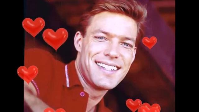 Richard Chamberlain sings Close To You смотреть онлайн