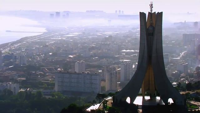 Я приезжаю из самого белого города на свете... || Мой родной город смотреть онлайн