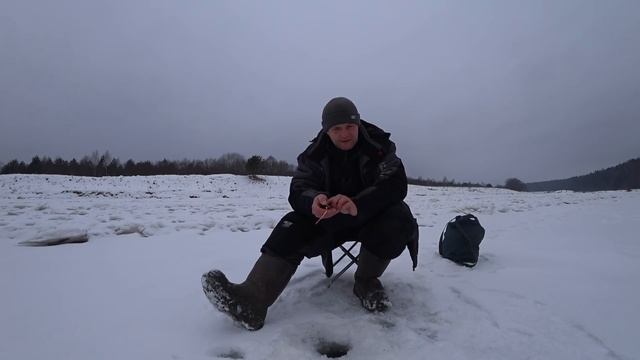 Ловля на безмотылку.Нервы не выдерживают.