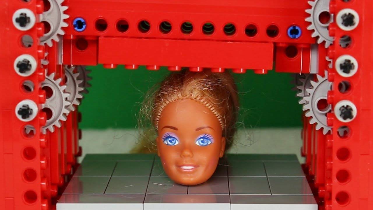 LEGO-пресс против головы Барби и других вещей смотреть онлайн