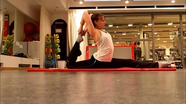 Contortion/splits training смотреть онлайн