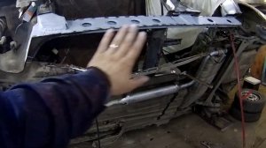 ВАЗ 2112. ЗАМЕНА ПОРОГОВ, ДНА И УСИЛИТЕЛЕЙ.