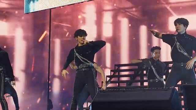 GOT7 - Never Ever [Keep Spinning Live In Melbourne]