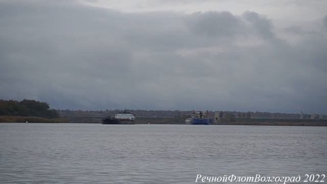 Теплоход Суздаль на Волго Донском судоходном канале им Ленина смотреть онлайн