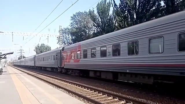 Электровоз ЭП1М-588 со скорым поездом №155С Анапа - Москва смотреть онлайн