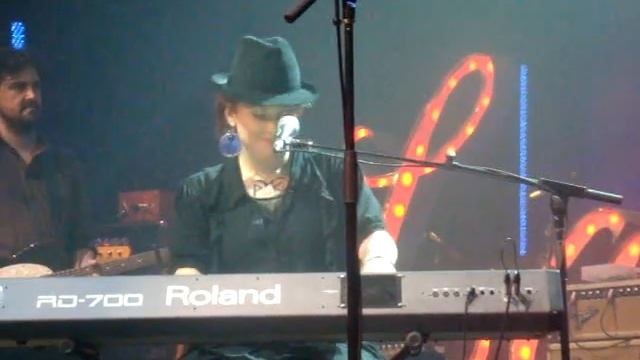 Clare Bowditch - Deeper Water by Paul Kelly смотреть онлайн