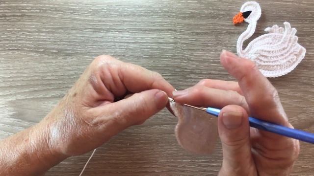 Crochet Swan Tutorial - Crochet Applique Tutorial