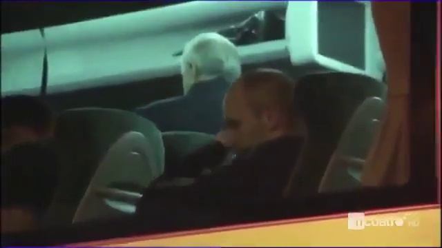 Иньеста плачет после матча Атлетико-Барселона смотреть онлайн