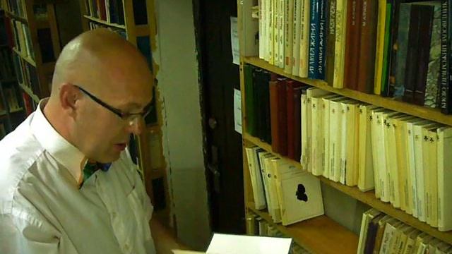 Разбираем полки с книгами по искусству-продолжение смотреть онлайн