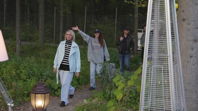 Создатели о съемках проекта "Клиника Счастья. Реалити" смотреть онлайн